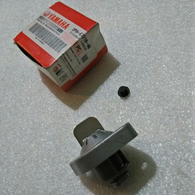 2PH E2210 00 original YGP Yamaha genuine part NOS tonjokan tonjolan stut stelan setelan rantai Katen