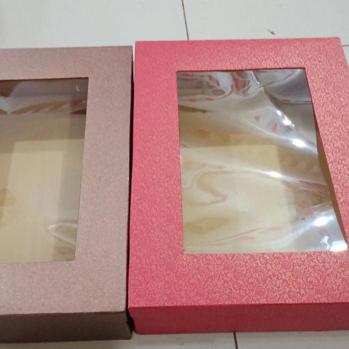 

KOTAK KADO HARDCARTON UKURAN 30X40X10CM,(FULL BOK)