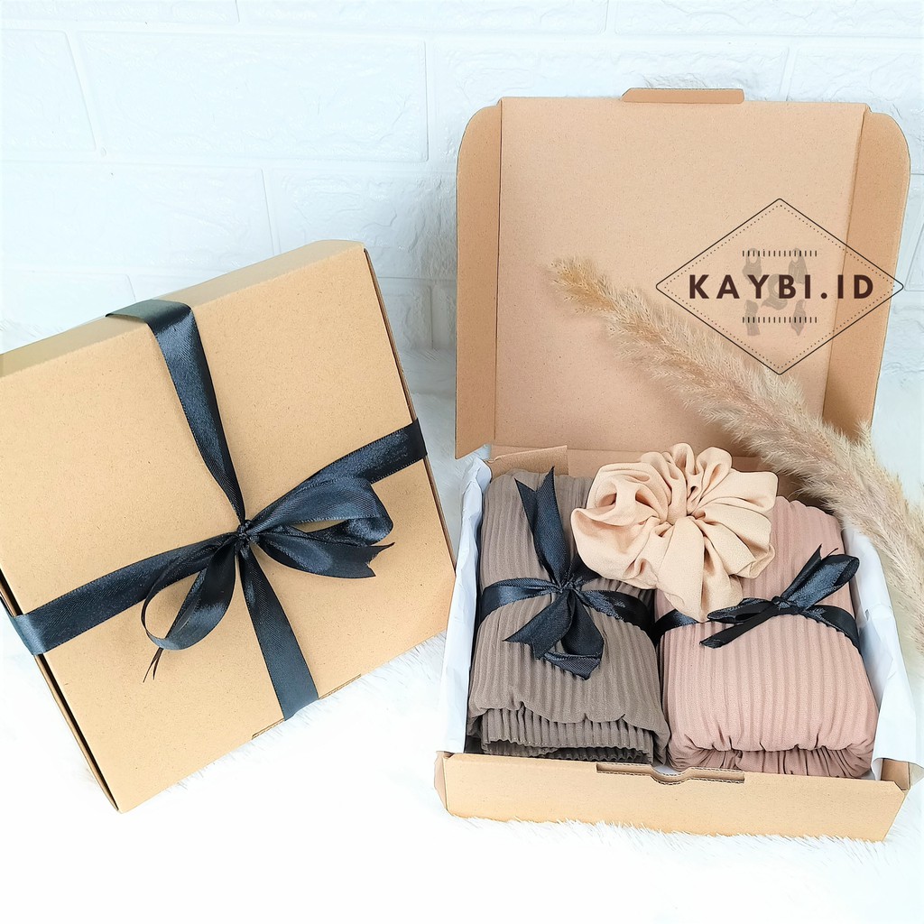 

GIFTBOX HAMPERS KOTAK KADO / GRADUATION / BIRTHDAY / KADO / SOUVENIR / WEDDING