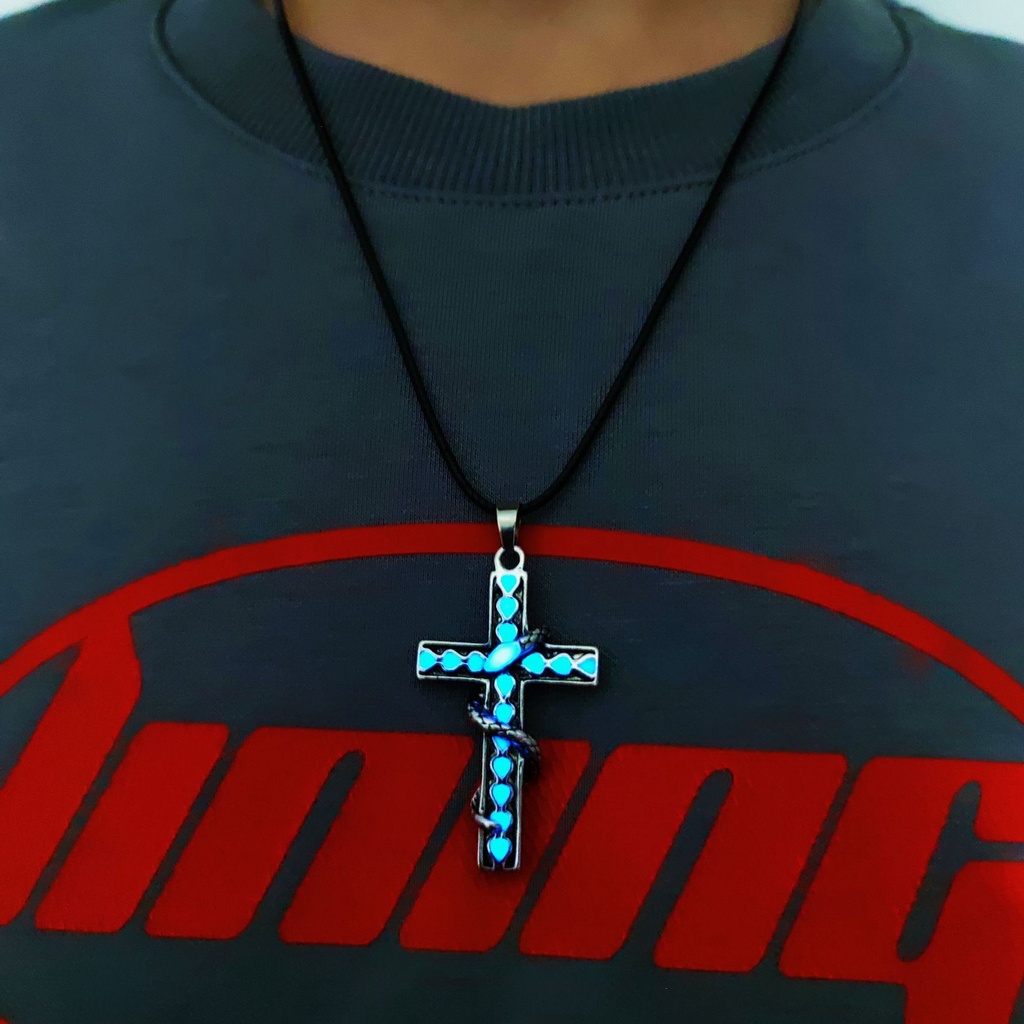 Kalung Liontin Salib luminous Warna Hitam Gaya Hip hop Untuk Pria