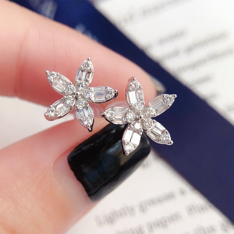 Delicate Crystal Flower Stud Earrings For Women Full Bling Bling Cubic Zirconia Stylish Lady's Accessories Party Jewelry
