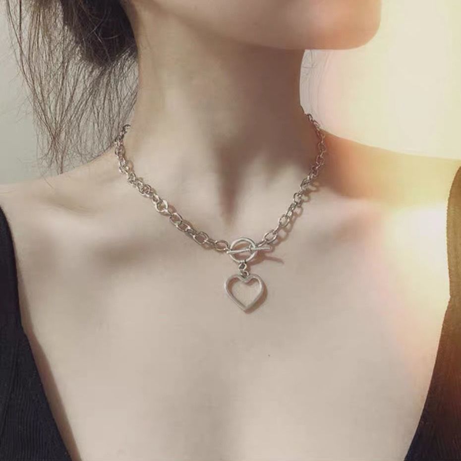 Kalung Liontin Hati Warna Silver Metalik Gaya Retro Punk Hip Hop