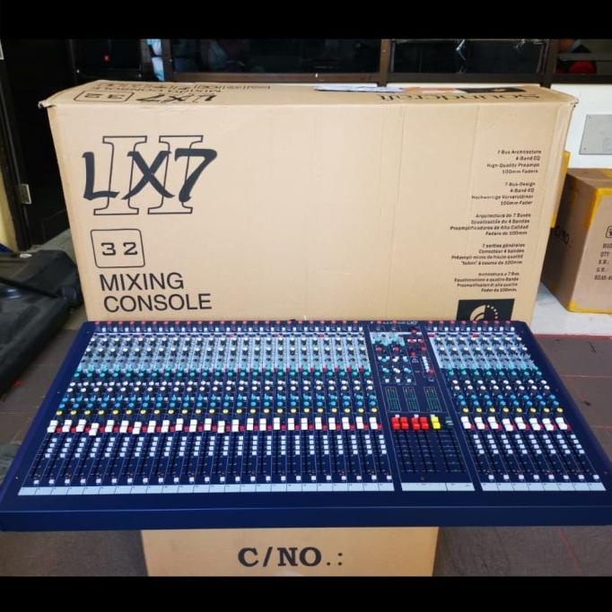 MIXER AUDIO SOUNDCRAFT LX7ii 32 CHANNEL LX7II 32CH