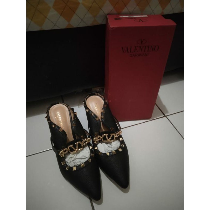 sepatu valentino garavani