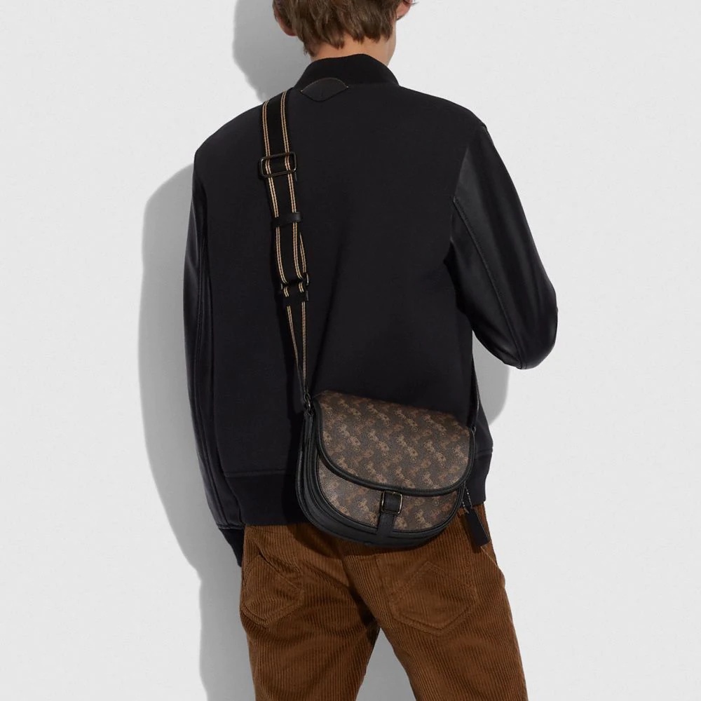 (SameDay Grab) 5383 coach Hitch Crossbody With Horse And Carriage Print Women Men Sling Saddle Bag