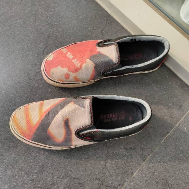 Preloved Sepatu Vans Metallica