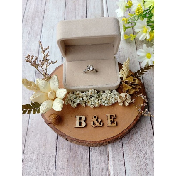 Moonmarket Rustic Ring Box/Kotak Cincin Tunangan/ Kotak Cincin Bludru