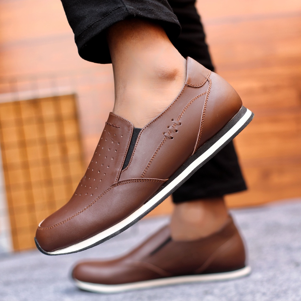 Sepatu Pria Slip On Casual Kulit Keren Sepatu Snekears Pria Dewasa Sepatu Kulit TORA Asli  Kulit Ori