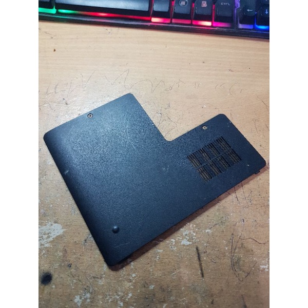 tutup casing bawah toshiba c800 c840