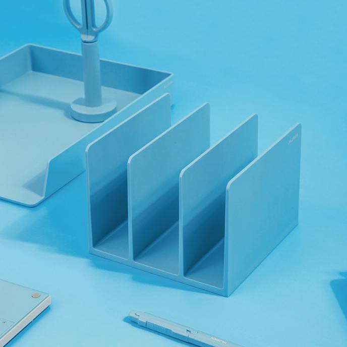 

✨BISA COD✨ Deli Nusign Book Stand / Pembatas Buku 3 Sekat Mudah Dibersihkan NS006 - Biru Muda