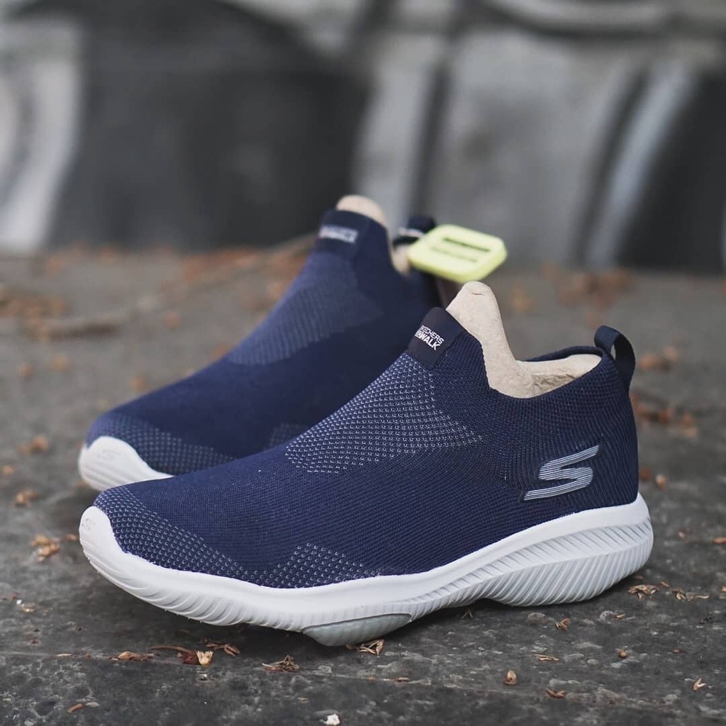 Skechers Go Walk Ultra Revolution