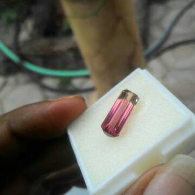 Natural Tourmaline bi-color 6.20 ct untreated. Permata natural asli murah sudah termasuk ID Card GRI
