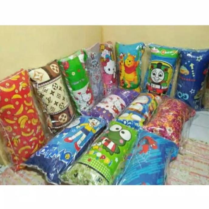 Bantal Cinta Brendis jumbo dan Sarung Bantal Cinta karakter