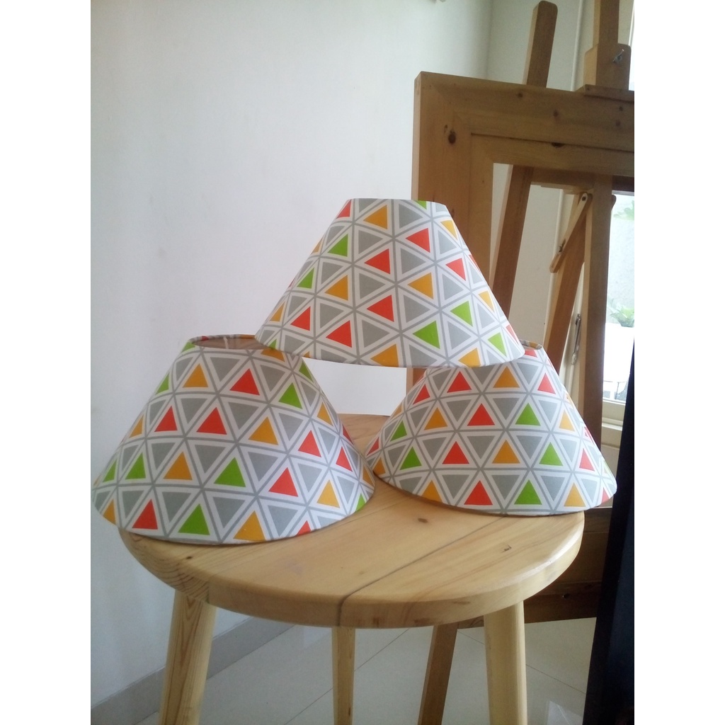 kap lampu caping motif segitiga