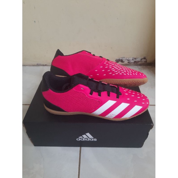 Sepatu Futsal Original Adidas Predator Freak 4.1 Pink