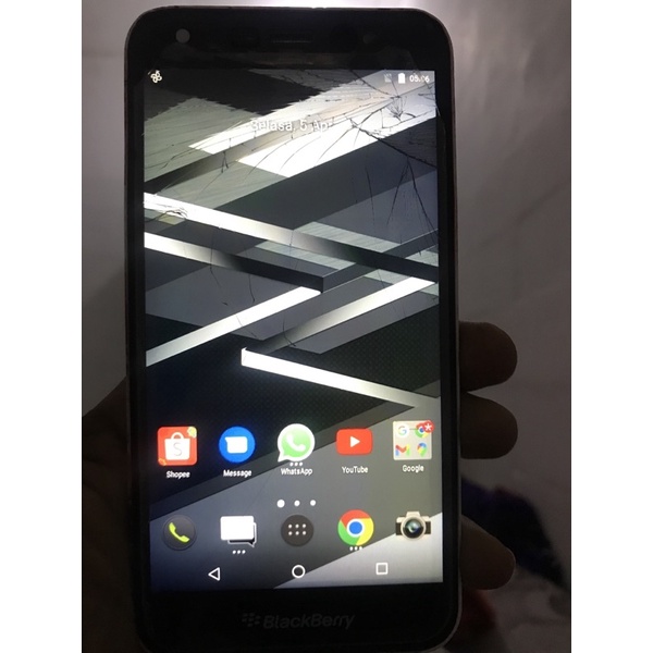 blackberry aurora ram4/32 minus lcd tapi fungsi normal,