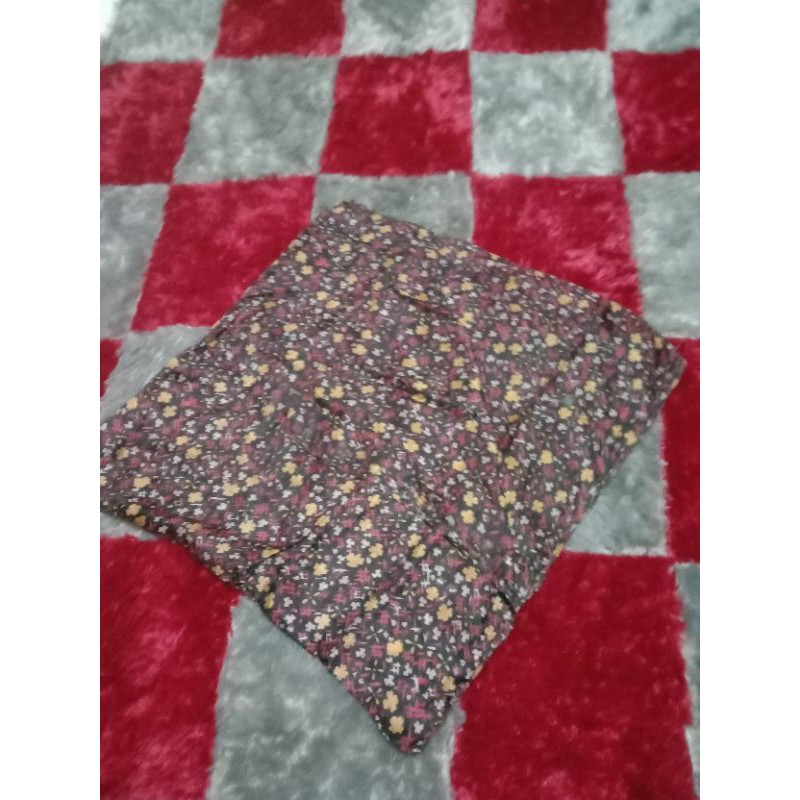 kerudung segi empat motif bunga