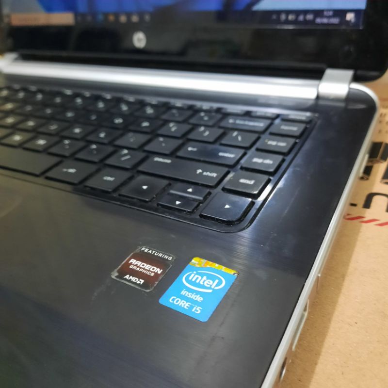 Laptop HP 14-n073TX Cor i5-4200U Ram 4GB/SSD 128GB Vga Amd Radeon HD 8600M windows 10 Gaming editing desain