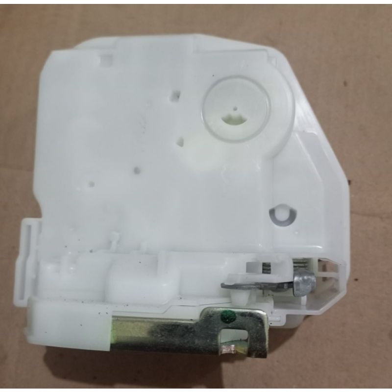 dorlock pintu tengah Mitsubishi Xpander original