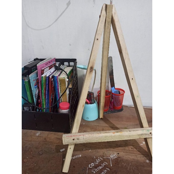

Easel lukis/penyangga lukis