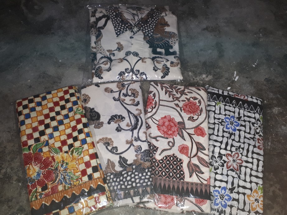 Kemeja Batik Pria Lengan Panjang Slimfit Premium Motif Wayang Warna Putih Tulang 724735 Cap 72