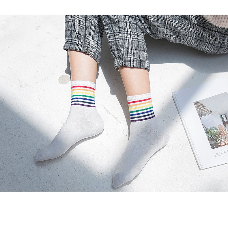 KK-50 kaos kaki wanita cotton tebal olahraga casual strip rainbow pela