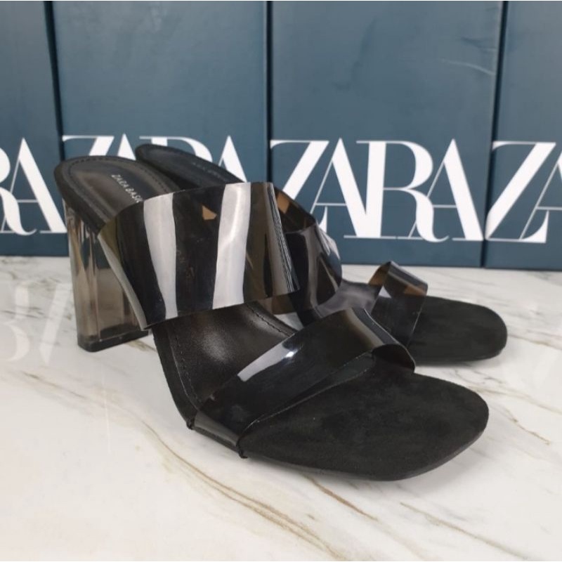 Sepatu / High Heels Zara