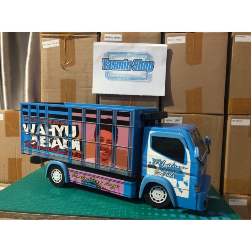Terlaris Miniatur truk WAHYU ABADI