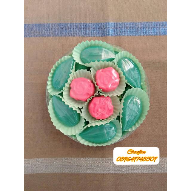 

Coklat karakter kiloan karaker bunga dan daun 250 gr