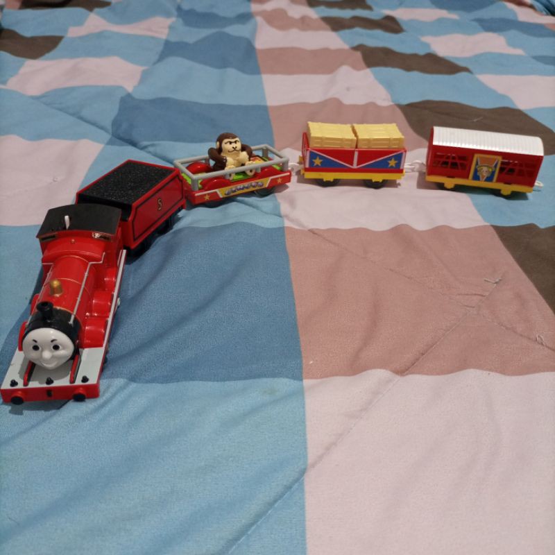 Takara Tomy Kereta Plarail - James & Circus Wagon