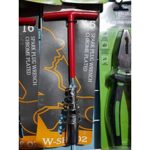 kunci busi model T ukuran 16" merk IWT
