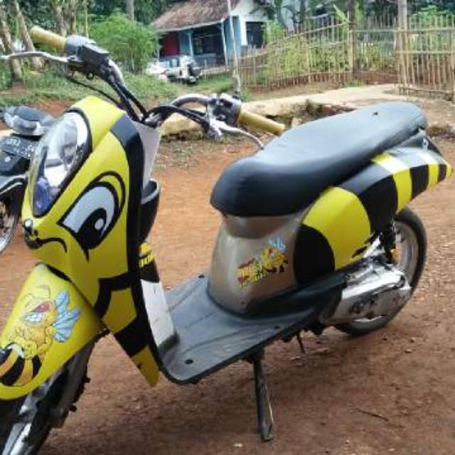 stiker decal scoopy karbu lebah