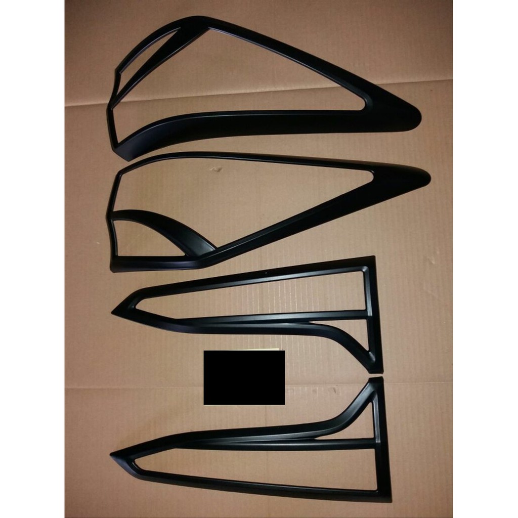 GARNISH LAMPU BELAKANG MOBIL NEW FORTUNER 2016 HITAM