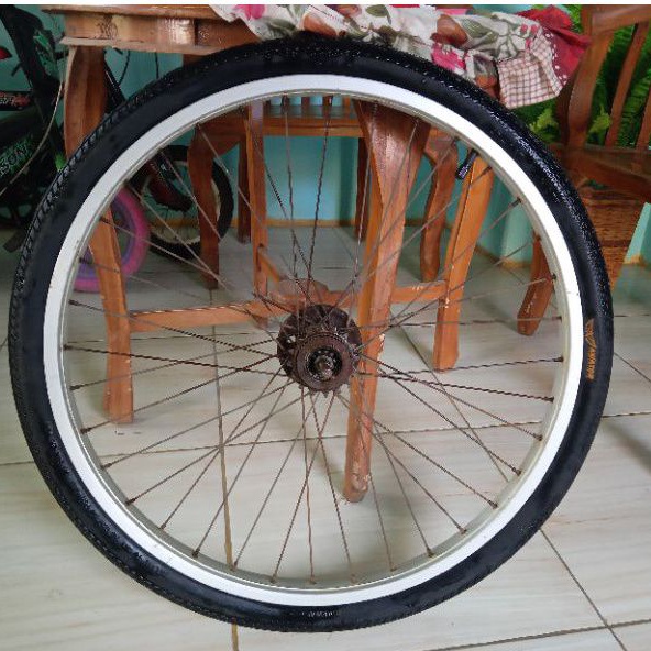 Rim vleg sparepart onderdil ban sepeda 24 inch belakang bekas