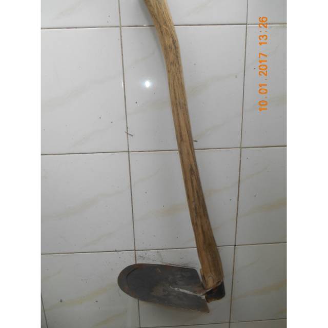 CANGKUL PACUL TEREAN BESAR GAGANG KAYU PANDE BESI CANGKUL PACUL TEREAN BESAR GAGANG KAYU PANDE BESI