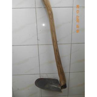 CANGKUL PACUL TEREAN BESAR GAGANG KAYU PANDE BESI CANGKUL PACUL TEREAN BESAR GAGANG KAYU PANDE BESI