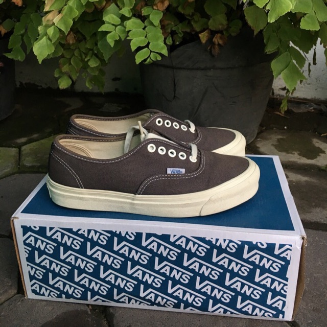 vans vault og authentic lx asphalt