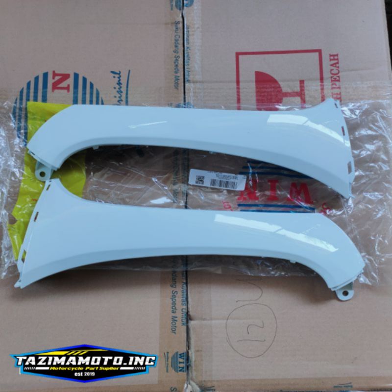 cover sayap tebeng depan samping kanan kiri Scoopy new k93 putih 2017-2019