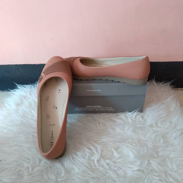 Sepatu st.yves