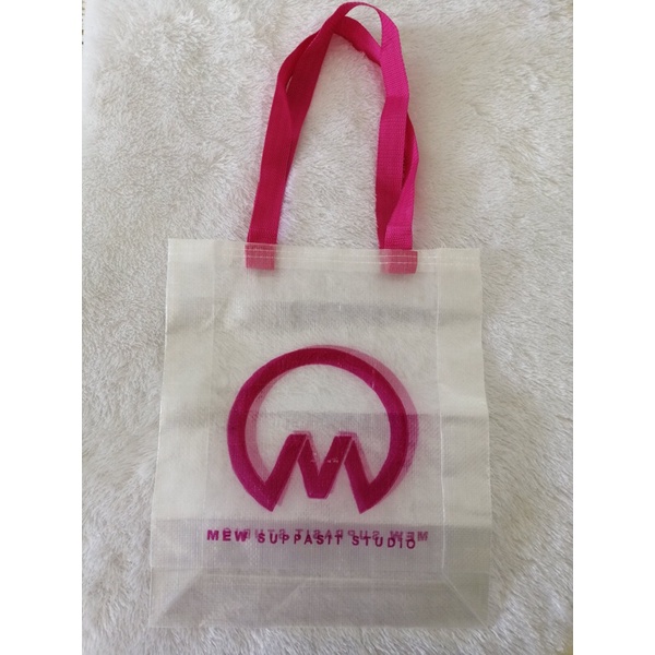 Mew Suppasit MSS BAG PINK small version