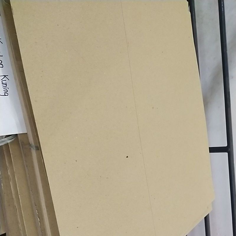 

karton kuning no 30 tipis 64*76