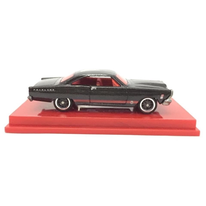 Hot Wheels Garage Ford vs GM 66 Ford Fairlane GT - Base Besi Ban Karet