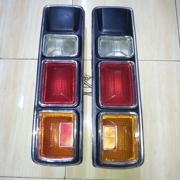 Lampu stop Mazda 808 1975