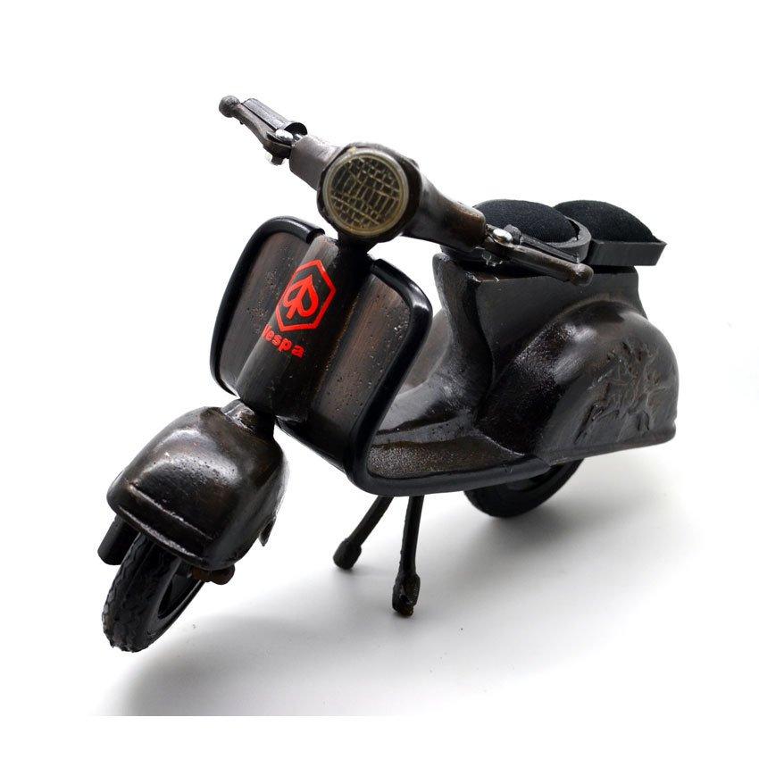 Miniatur Motor Vespa Unik 24x15x11cm - Coklat Kehitaman