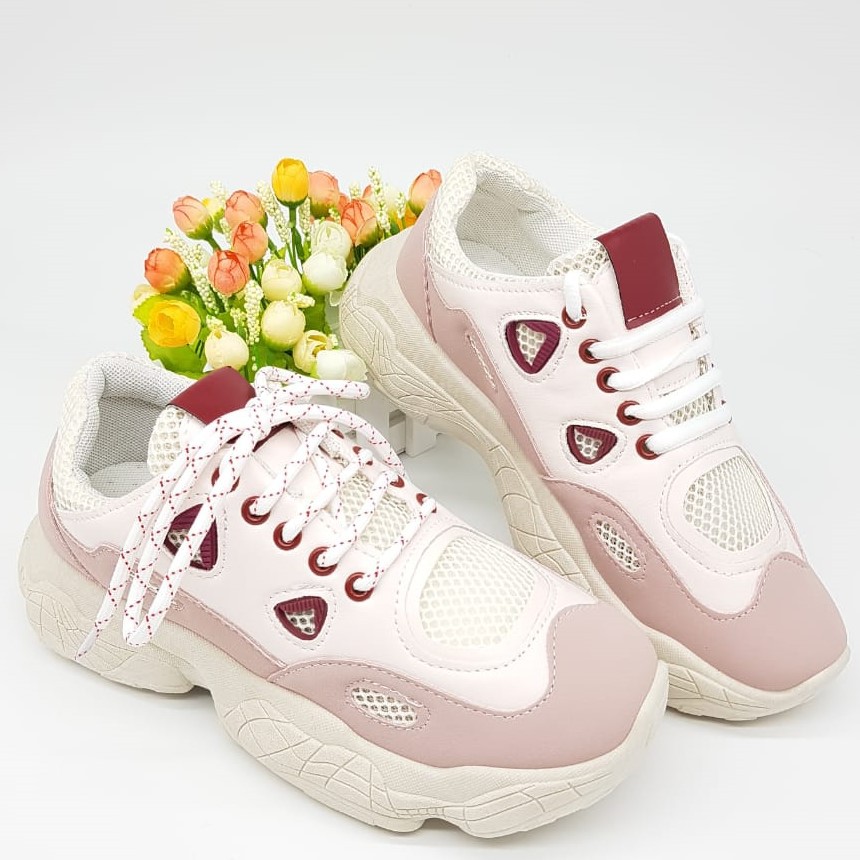  Sepatu  Sneakers Wanita  untuk olahraga  warna  Putih Pink  