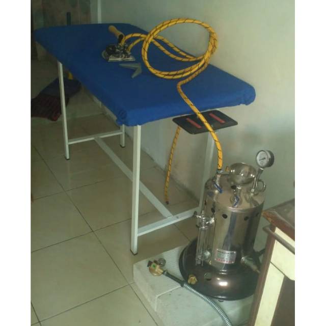 Meja Setrika Uap model lipat