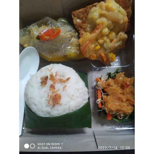 

NasiKotakNasiBoxWisataEnakMurahJogjaBantul