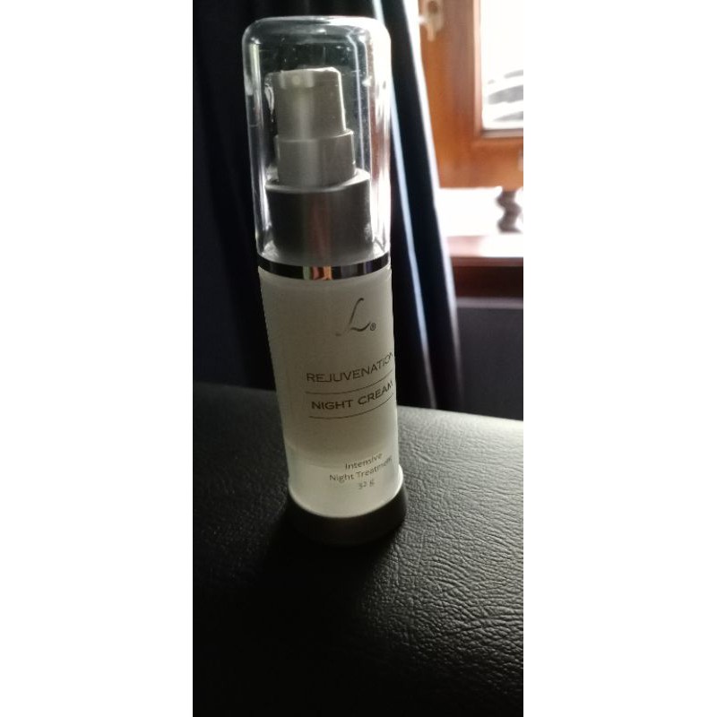 Rejuvenation Night Cream Larissa Krim Malam