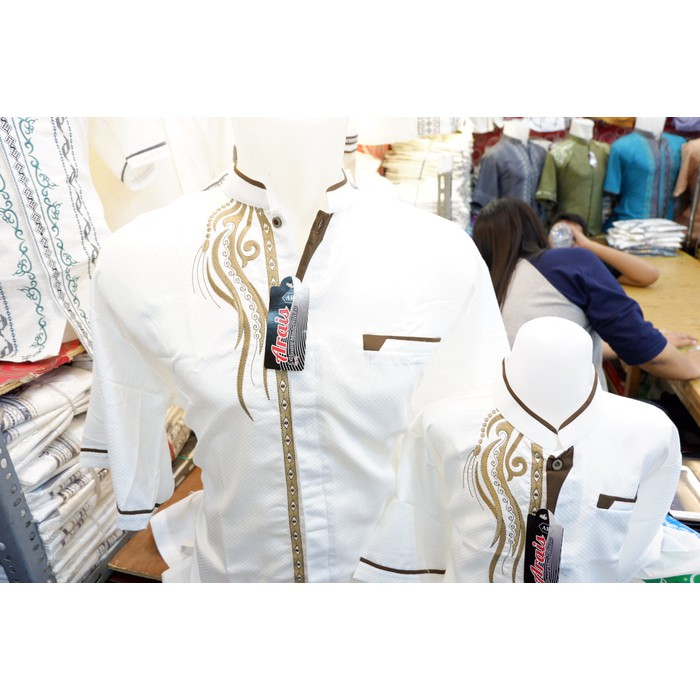 baju koko putih ayah dan anak