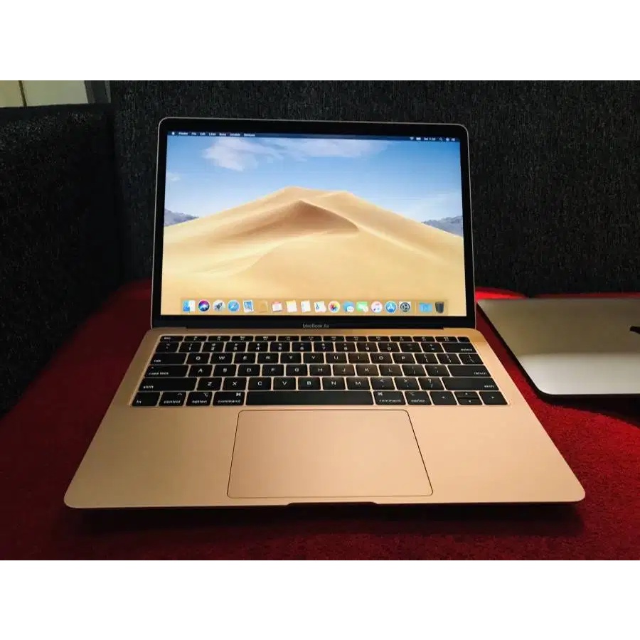 Laptop MacBook Air Retina i5 RAM 8GB SSD 128GB bekas second